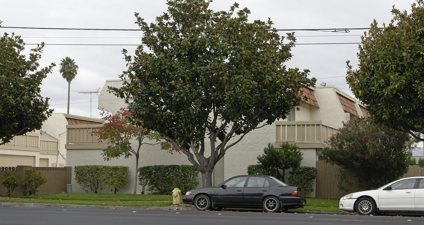 4836 Central Ave in Fremont, CA - Building Photo