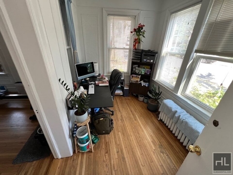 cambridge Ave in Bronx, NY - Building Photo