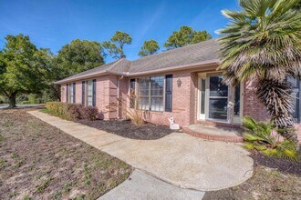 3 Neptune Dr in Mary Esther, FL - Building Photo - Building Photo