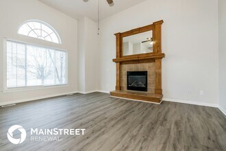 242 W Cheyenne St in Gardner, KS - Foto de edificio - Building Photo