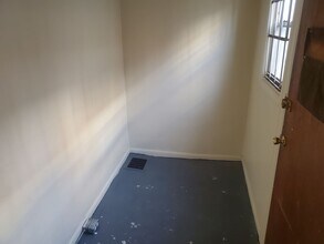 517 N Wanamaker St in Philadelphia, PA - Building Photo - Building Photo