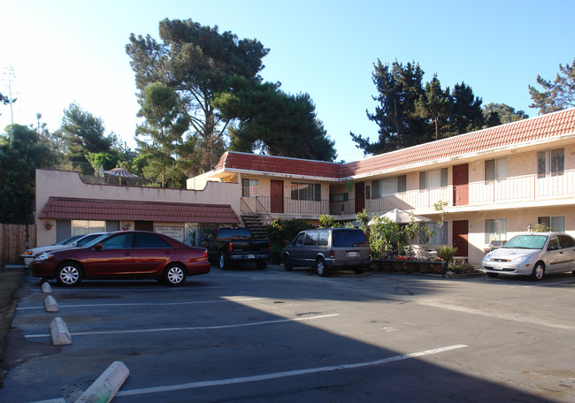 Villa Verde Apartments in San Diego, CA - Building Photo - Building Photo