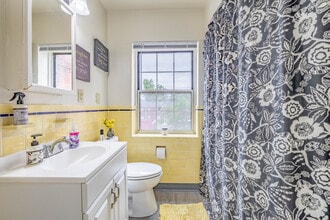 Daytona Village Apartments in Dayton, OH - Building Photo - Interior Photo