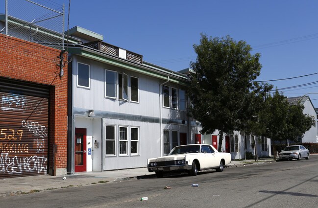 1255 26th St in Oakland, CA - Foto de edificio - Building Photo