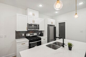 7215 Tippett St in Houston, TX - Building Photo - Building Photo