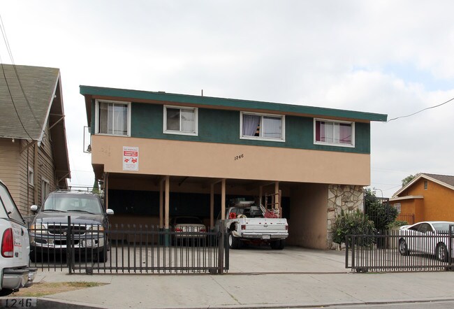1246 W 93rd St in Los Angeles, CA - Foto de edificio - Building Photo