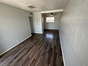 3123 W Almeria Rd, Unit 4 in Phoenix, AZ - Building Photo - Building Photo