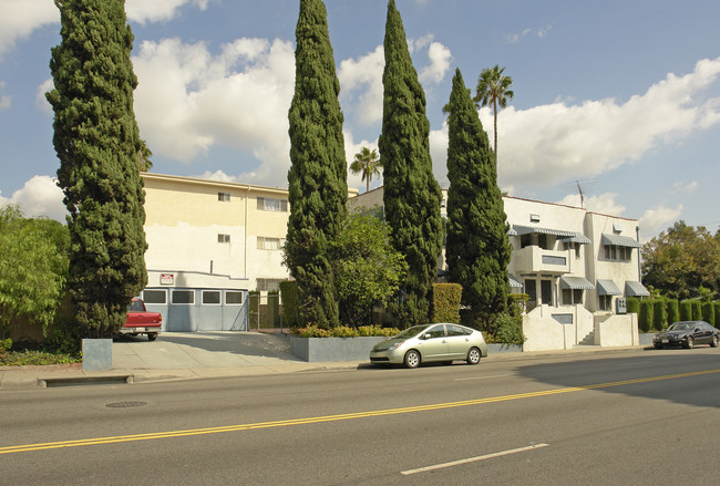 7351 Fountain Ave in Los Angeles, CA - Building Photo - Building Photo