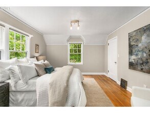 44 NW MacLeay Blvd in Portland, OR - Building Photo - Building Photo