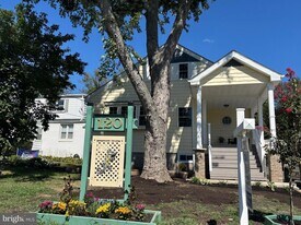 120 Phillips Ave, Unit 554.579769 in Hamilton Township, NJ - Building Photo