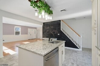 7 Berry Rd, Unit A in Wantage, NJ - Foto de edificio - Building Photo