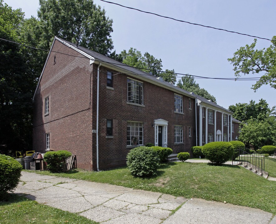 608 Castleton Ave in Staten Island, NY - Foto de edificio
