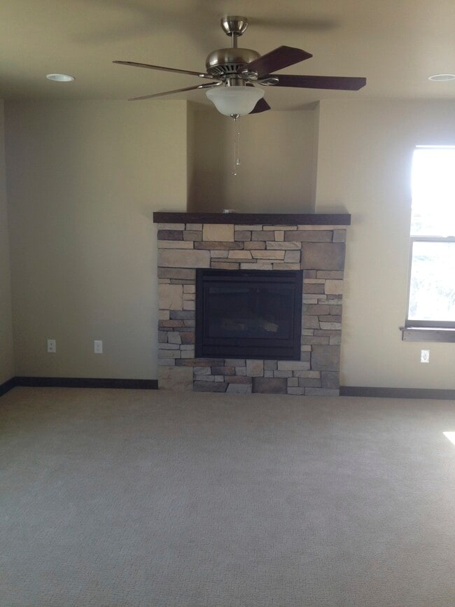 1906 Leeward Ct in Bozeman, MT - Building Photo - Building Photo