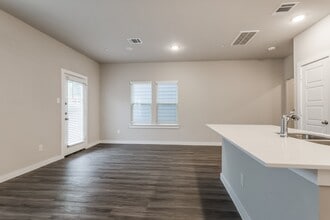 18310 W Centro Cir in Shenandoah, TX - Building Photo - Building Photo