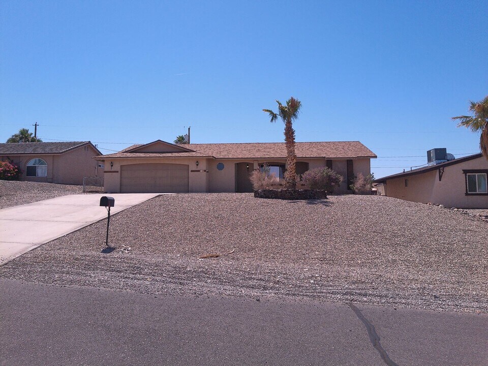 3168 Iroquois Dr in Lake Havasu City, AZ - Building Photo