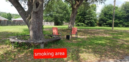 2301 W James Lee Blvd in Crestview, FL - Building Photo - Building Photo