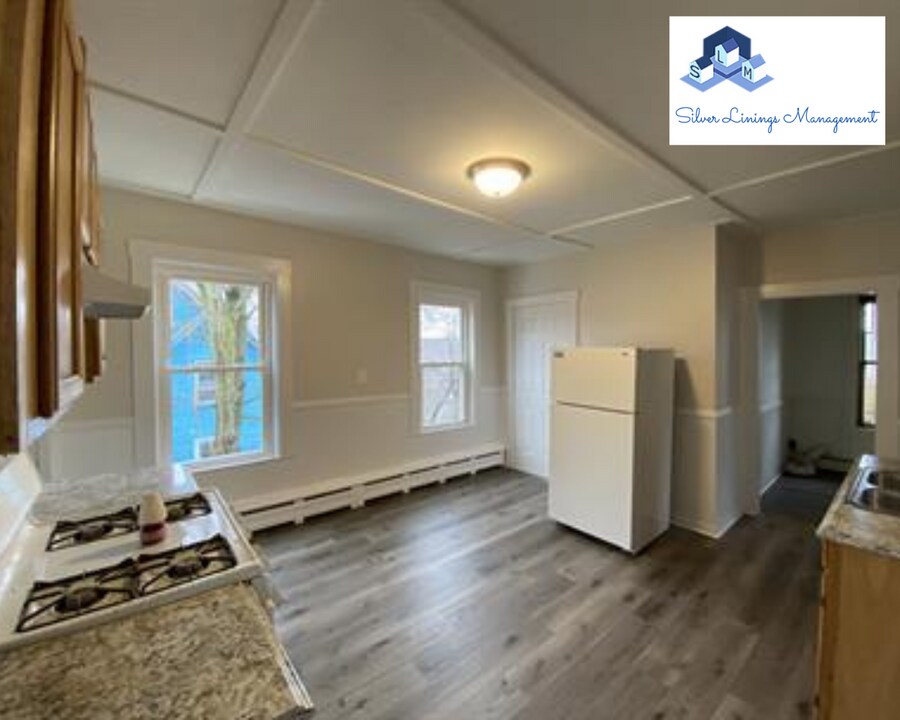 18 Nutting St in Fitchburg, MA - Building Photo
