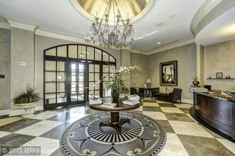 11710 Old Georgetown Rd, Unit 1113 in North Bethesda, MD - Foto de edificio - Building Photo