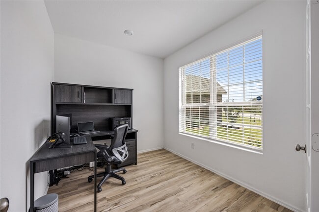 property at 7531 Greenbriar Cayon Ln