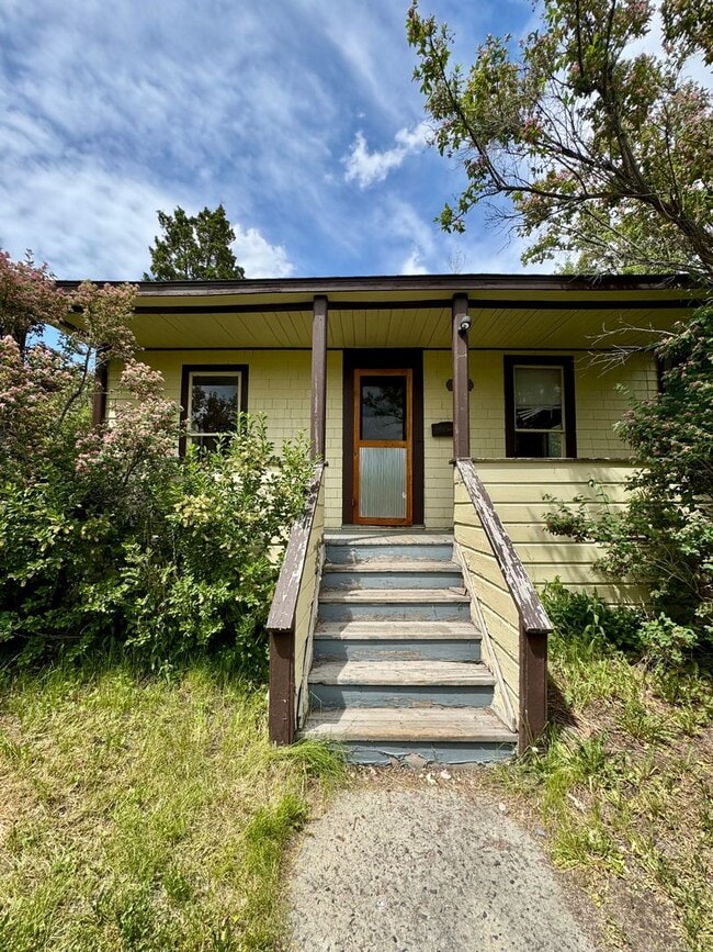property at 1217 W Granite St