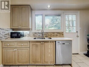 173 Dunwoody Dr in Oakville, ON - Building Photo - Building Photo