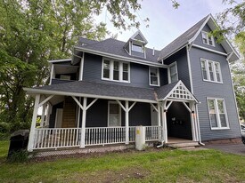 200 Main St in Portland, CT - Building Photo