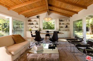 6048 Philip Ave in Malibu, CA - Building Photo