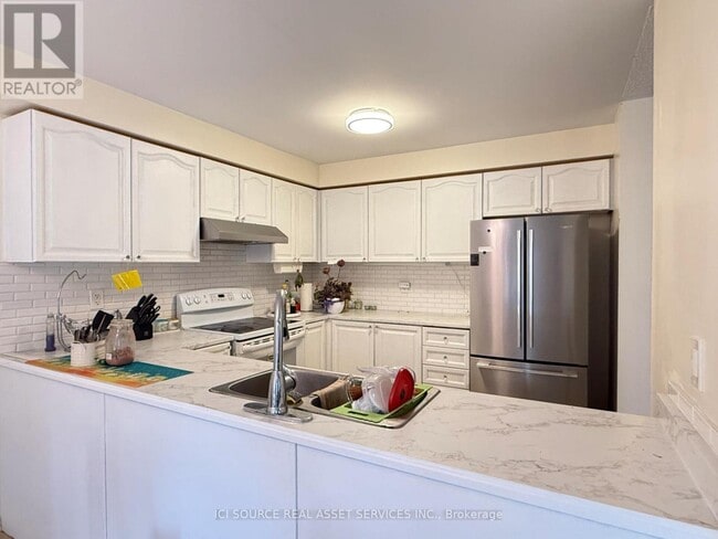 181 Norland Cir in Oshawa, ON - Building Photo - Building Photo