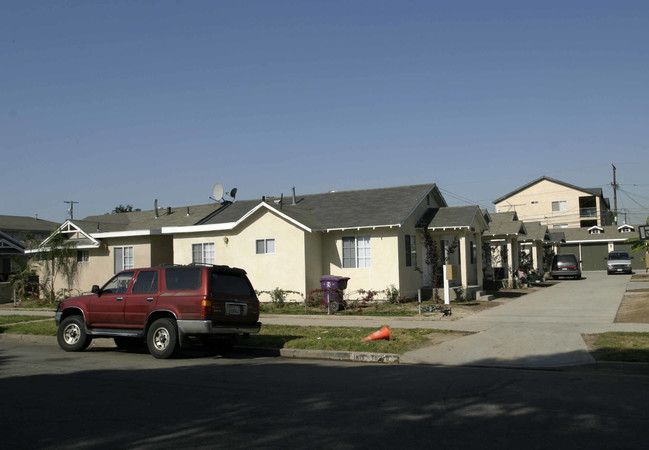 1615 N Stanton Pl in Long Beach, CA - Foto de edificio - Building Photo