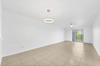 4101 Hiatus Rd in Sunrise, FL - Building Photo - Building Photo