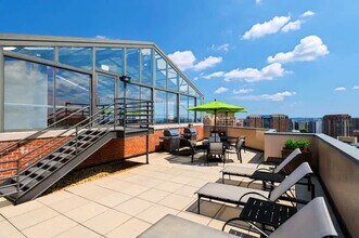 801 15th St S in Arlington, VA - Foto de edificio - Building Photo