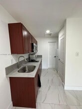 2320 SW 44th St in Fort Lauderdale, FL - Building Photo - Building Photo