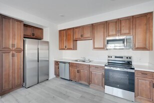 2038 Millennium Wy in Hanford, CA - Building Photo