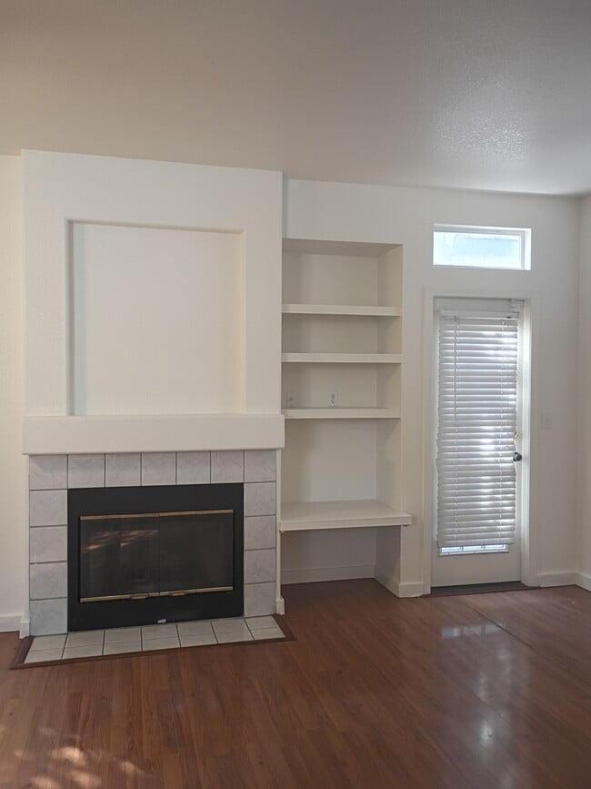 9582 Sunlight Ln