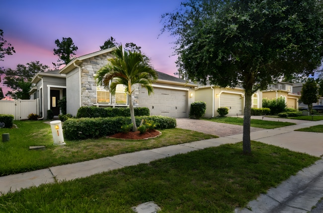 property at 1553 Amber Leaf Cir