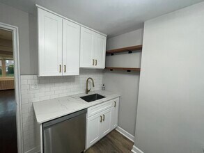 21 Standish Rd in Stamford, CT - Building Photo - Building Photo