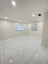 6830 Tyler St in Hollywood, FL - Building Photo - Building Photo