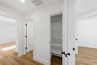 8851 Sunspire Ln in Centerton, AR - Foto de edificio - Building Photo