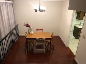 927 W College St in Los Angeles, CA - Building Photo - Building Photo