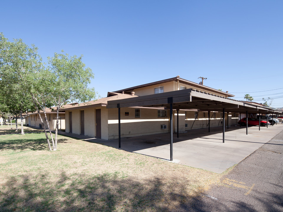 746 W Turney Ave in Phoenix, AZ - Building Photo