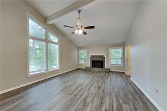 3929 Lookout Point Dr in Marietta, GA - Foto de edificio - Building Photo