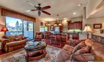 364 Quaking Aspen Ln in Stateline, NV - Building Photo - Building Photo