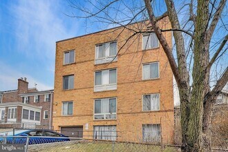 5509 1st St NW, Unit 204 in Washington, DC - Foto de edificio - Building Photo