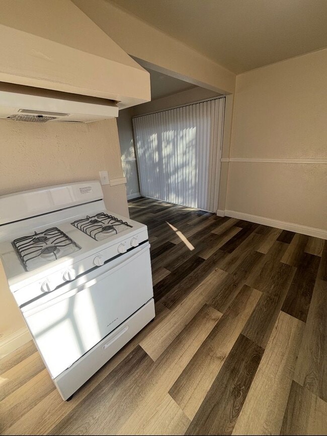 1724 Del Rio Dr in Stockton, CA - Building Photo - Building Photo