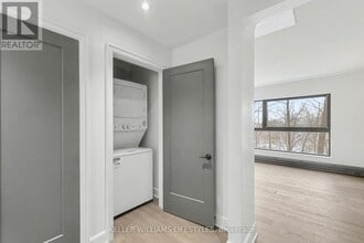 306 Riverside Dr in London, ON - Building Photo - Building Photo