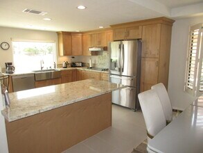 85 Conejo Cir in Palm Desert, CA - Building Photo - Building Photo