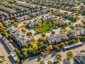 Riachi at One21 in Plano, TX - Foto de edificio - Building Photo