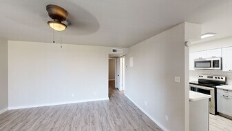 Northern Edge in Phoenix, AZ - Building Photo