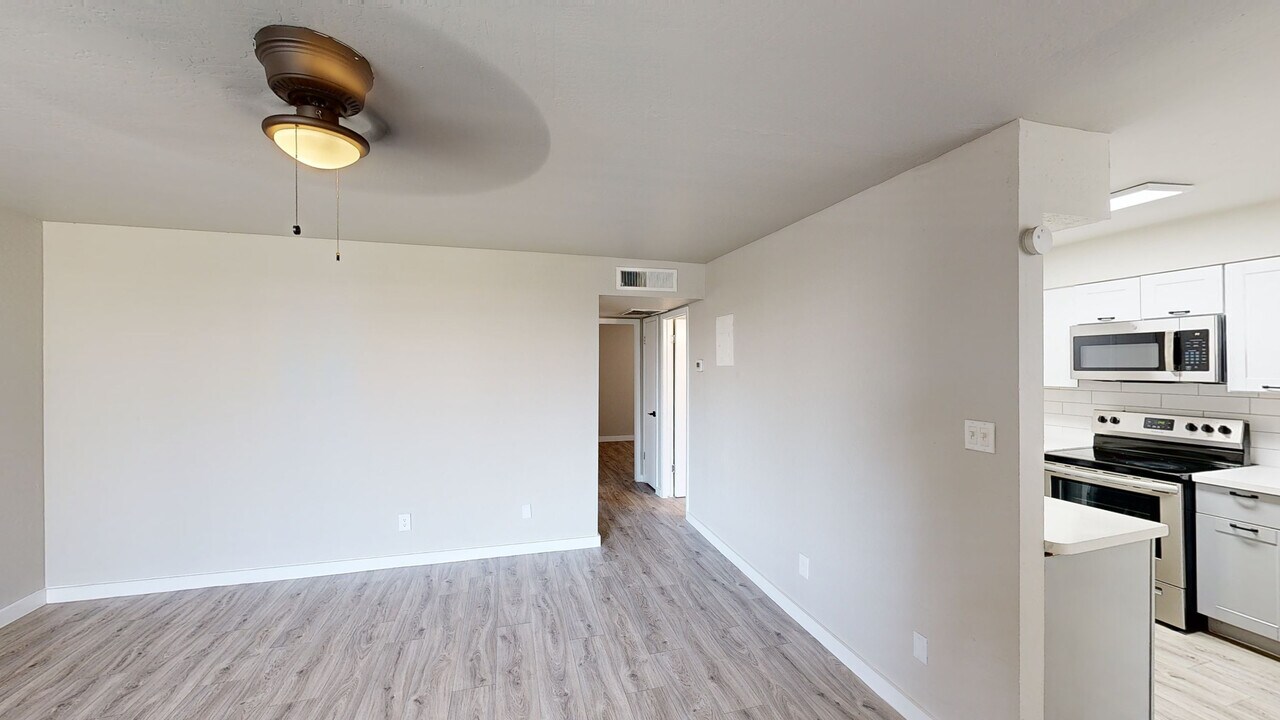 Northern Edge in Phoenix, AZ - Building Photo