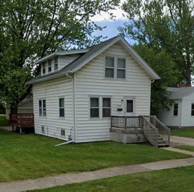 property at 2509 Iowa St
